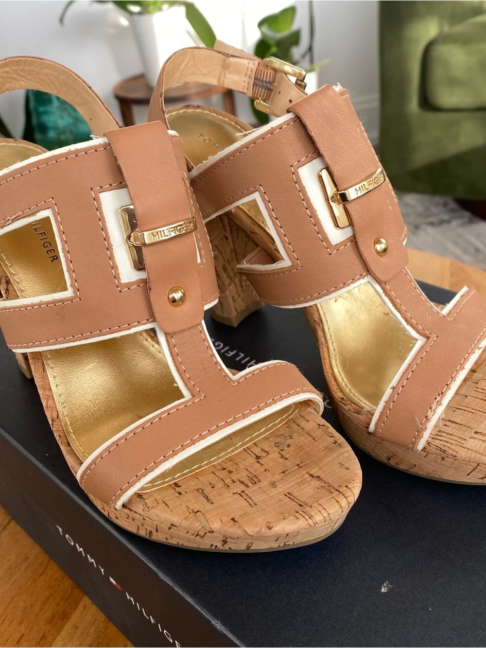 Tommy Hilfiger Tan Cork Platform Sandals Sz 6.5